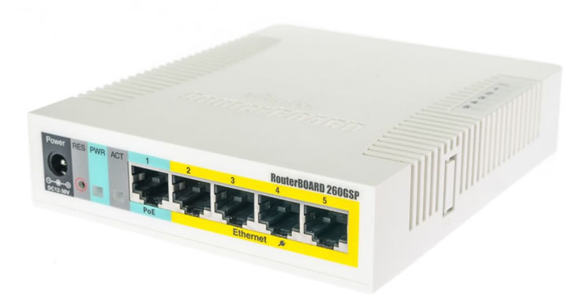 Комутатор Mikrotik RB260GSP 5-port Gigabit smart switch with SFP cage SwO plastic case PSU White