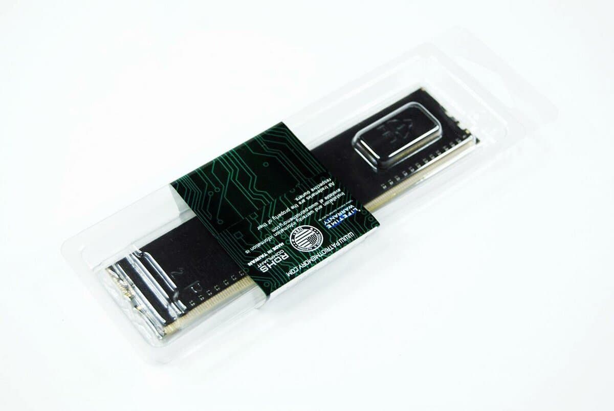 Оперативна пам'ять Patriot SL 4GB 2400MHz CL17 DDR4 512X8 DIMM (PSD44G240081)